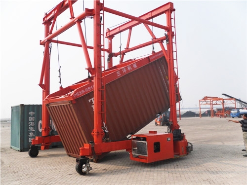 移動(dòng)式集裝箱吊車